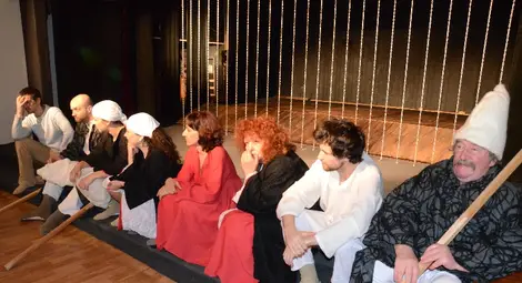 Любовта и страховете да обичаш  показват куклениците без кукли