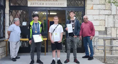 Моделистите на "Приста" с 12 медала от националното ученическо състезание по авиомоделизъм /галерия/