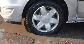 Изкърпват улични дупки и по сигнали на граждани