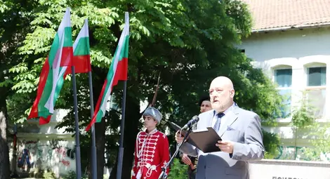 Русе отбеляза с военни почести и духов оркестър Деня на Ботев и на загиналите за свободата и независимостта на България /галерия/