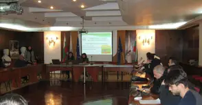 Разясняват на земеделци как да наемат работници