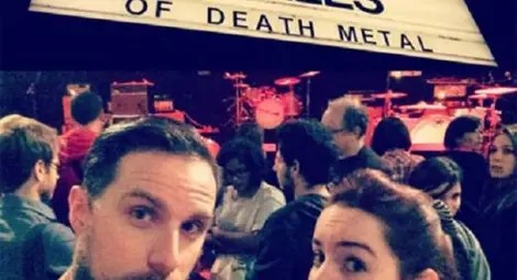 Още една драма от Париж: Цветарят Жил си направил селфи и бил застрелян като куче!