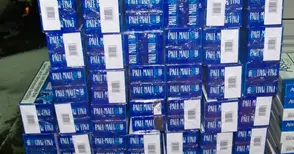 470 кутии нелегални цигари открити в бус и два камиона