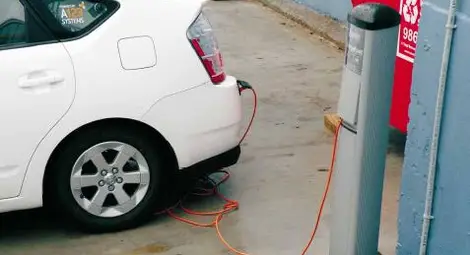 Две бързи зарядни станции за автомобили и една за автобуси в помощ на е-мобилността в Русе