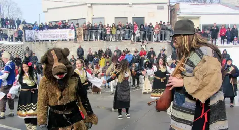 Сурваки, Сурва, Суроздру! Какво повеляват народните традиции Сурваки, Сурва, Суроздру! Какво повеляват народните традиции