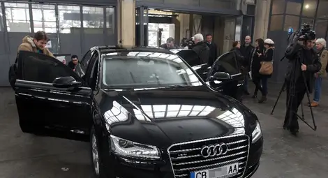 НСО показа новите автомобили на властта /галерия/