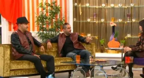 Енчев: Много момичета смятат, че щастието е на задната седалка на черна кола с еднакви номера