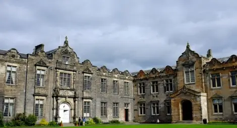 Европейската комисия разследва спрените студентски заеми за българи и румънци във Великобритания