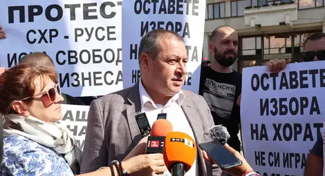 Българинов: Можем да намерим решение да се пазим от пандемията и заведенията да работят