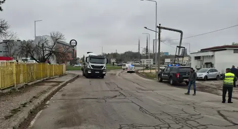 Затвориха Дунав мост при Русе &ndash; Гюргево, ограничението за леки автомобили е до 21.00 часа тази вечер,&nbsp;  а за камиони до 09.00 часа сутринта