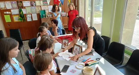 Фолклорът като най-голямото богатство и как се раждат шевиците научиха николовчани