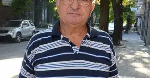 Пенсионери от Ново село отглеждат еко домати гиганти