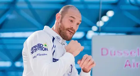 Фюри: Мога да победя Джошуа и с една ръка Фюри: Мога да победя Джошуа и с една ръка