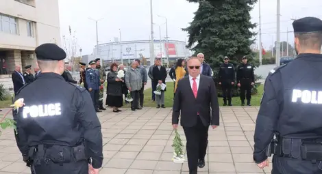 Полицията в Русе отбеляза празника си,  областният управител Драгомир Драганов награди четирима души  от състава на ведомството в крайдунавския град