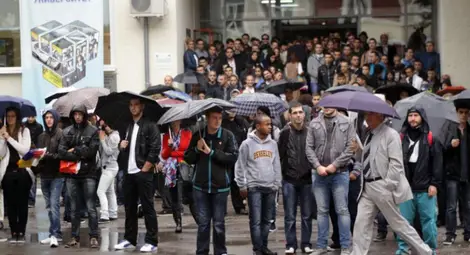 Интересът към професионалното образование намалява