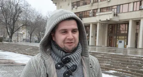 Доста хора се оплакват, отиват със страх и гледат дали госпожите са спокойни, казва татко на дете в детска градина. Снимка: Бисер ТОДОРОВ