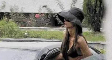 Взеха книжката на жената на Бербатов! Елена скача: "Ще видите коя съм!"