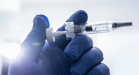 Ваксиниран с две дози американски конгресмен се зарази с COVID-19 Ваксиниран с две дози американски конгресмен се зарази с COVID-19