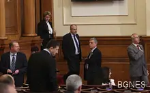 Депутат от ГЕРБ след посещението си с Орешарски в Букурещ: Борисов не ми е баща, за да знае къде отивам