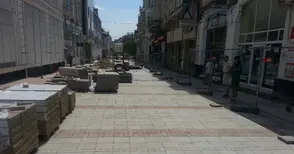 Плочките за „Александровска“ - уникална изработка в 3 цвята на бургаски завод