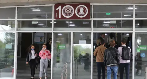 Нова заповед: Присъствено във вузовете по график и при 50% заетост на залите