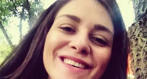 20-годишно момиче търси биологичните си родители 20-годишно момиче търси биологичните си родители