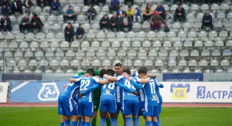 Драматичен мач за „Дунав“ днес с шепа футболисти срещу лидера „Добруджа“ Драматичен мач за „Дунав“ днес с шепа футболисти срещу лидера „Добруджа“