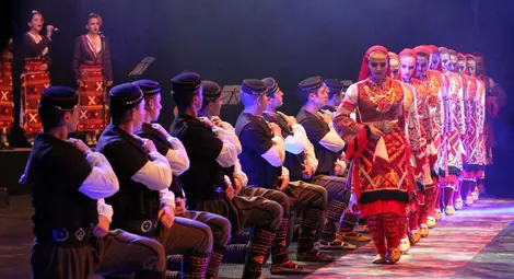 Искат задължителен предмет "Фолклор" в училище Искат задължителен предмет "Фолклор" в училище