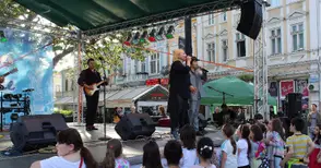 Стотици пяха с любимата Тони Димитрова на площада