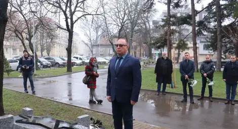 Русенци отбелязаха Международния ден в памет на жертвите от Холокоста Русенци отбелязаха Международния ден в памет на жертвите от Холокоста