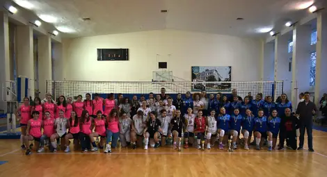 Девойките от "Любо Ганев-Автосвят" спечелиха убедително Коледния волейболен турнир във Варна /галерия/