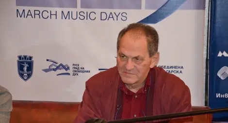 Три биса поиска публиката от младите музиканти на диригента Кристиян Мандял