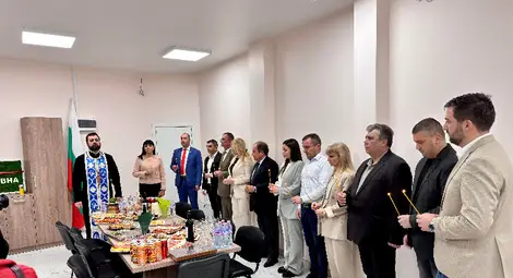 „Прогресивна България” откри офиса си в Русе с водосвет и заявка за нова енергия в политиката „Прогресивна България” откри офиса си в Русе с водосвет и заявка за нова енергия в политиката