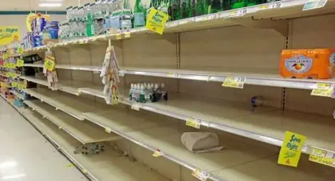 Магазините в Кипър се опразват, островът върви към Луканова и Виденова зима 