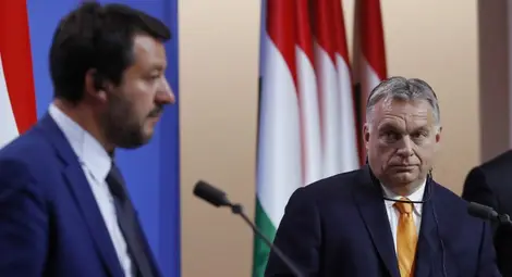 Политическа криза разтърсва Италия