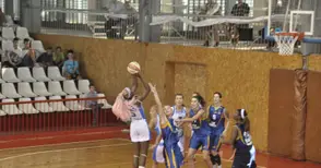 „Дунав 8806“ отвори сезона с две победи срещу румънки