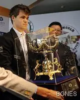 Тайнствените помощници на световния шампион Карлсен