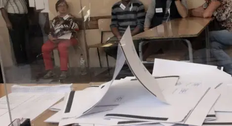 Граждани на протест срещу задължителното гласуване