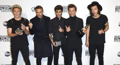 "One Direction" стана изпълнител на годината на Американските музикални награди
