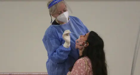 Нови Covid ограничения влизат в сила в Гърция от петък