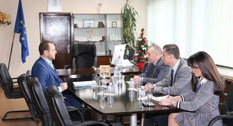 Денонощни екипи от РИОСВ да следят чистотата на въздуха в Русе, поиска Българинов на срещата със Сандов