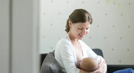 Педиатър от &bdquo;Медика&ldquo; помага със съвети на майките да кърмят