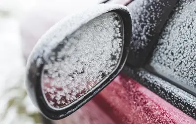АПИ: През нощта се очаква снеговалеж, шофьорите да не пътуват, ако не е спешно АПИ: През нощта се очаква снеговалеж, шофьорите да не пътуват, ако не е спешно