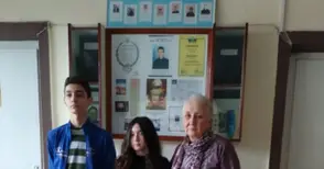 Двама ученици в Русе получиха стипендията „Антон Петров“