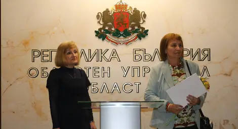 18 учители, университетски преподаватели и културни дейци бяха отличени от областния управител на Русе Драгомир Драганов по случай 24 май 18 учители, университетски преподаватели и културни дейци бяха отличени от областния управител на Русе Драгомир Драганов по случай 24 май