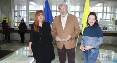 Вече във всички 99 пощенски станции в Русенско може да се закупят стартовите пакети евромонети за физически лица