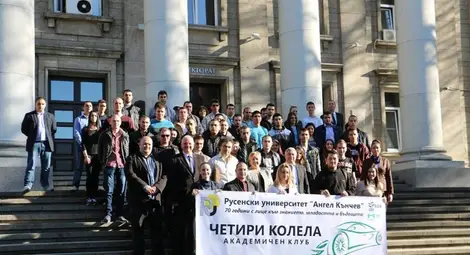 Студенти и докторанти от Русенския университет влизат като доброволци в училищата и ще разясняват безопасното движение