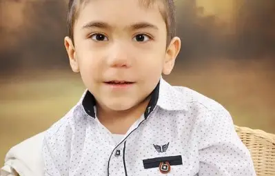 Любознателният Кристиян всеки ден открива света и търси пътища към мечтаното прохождане