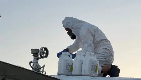 Шест автомобила и два самолета се включиха в битката срещу комарите в Русе Шест автомобила и два самолета се включиха в битката срещу комарите в Русе