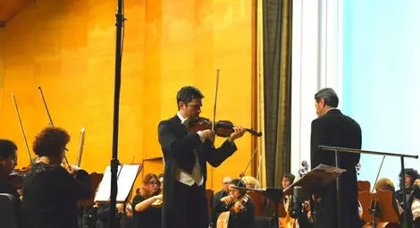 Михаил Кътев с дебют като солист с труден цигулков концерт на Шостакович